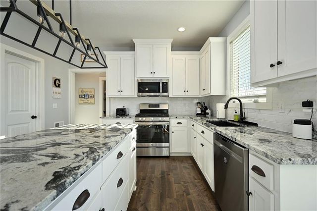 19621 W 197th Terrace, Spring Hill, KS 66083