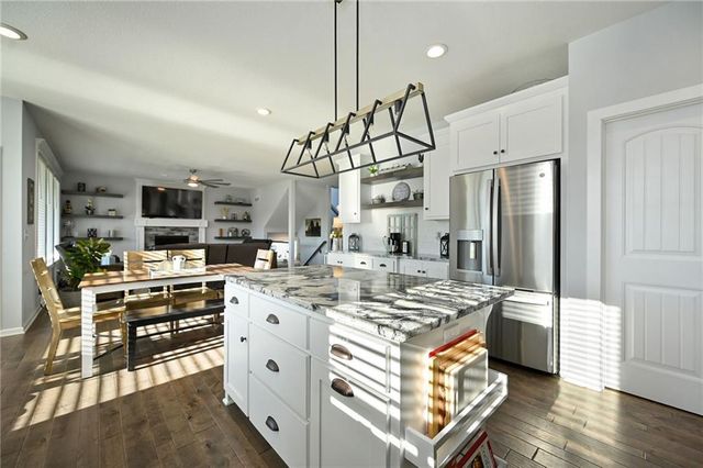 19621 W 197th Terrace, Spring Hill, KS 66083