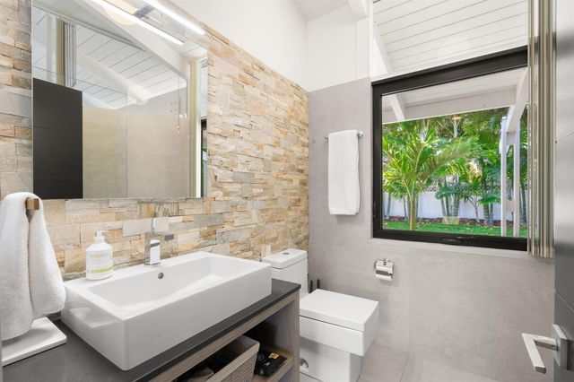 1425 Middle River Drive, Fort Lauderdale, FL 33304