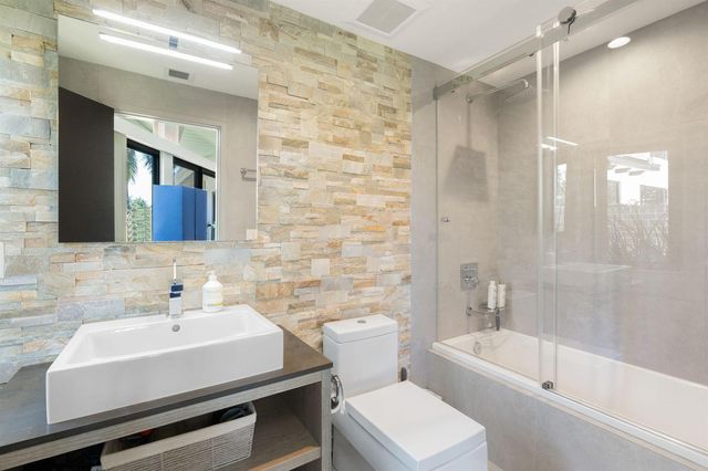 1425 Middle River Drive, Fort Lauderdale, FL 33304