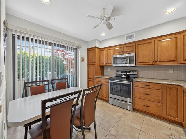 45 Heritage Drive E, New City, NY 10956