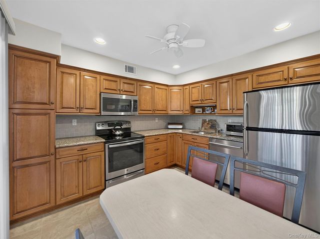 45 Heritage Drive E, New City, NY 10956