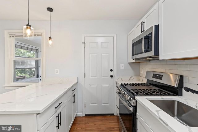 404 BURBANK ST SE, Washington, DC 20019