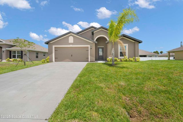 539 Hamwood Street SW, Palm Bay, FL 32908
