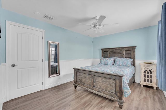 9860 NW 3rd Street, Pembroke Pines, FL 33024