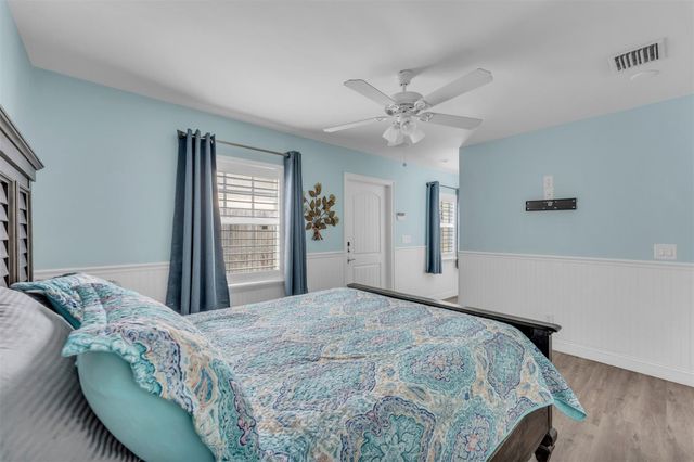 9860 NW 3rd Street, Pembroke Pines, FL 33024