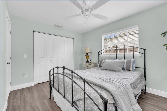 9860 NW 3rd Street, Pembroke Pines, FL 33024