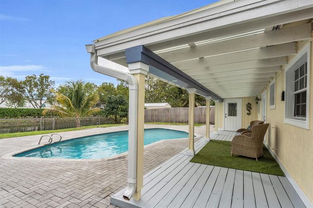 9860 NW 3rd Street, Pembroke Pines, FL 33024