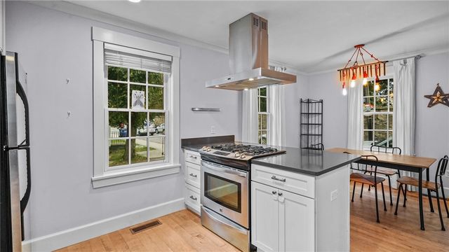 485 Spring Street, Newport, RI 02840