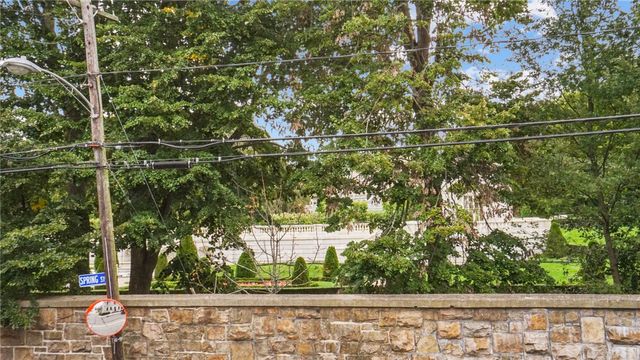 485 Spring Street, Newport, RI 02840