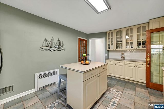 1000 Alpine Drive, Teaneck, NJ 07666