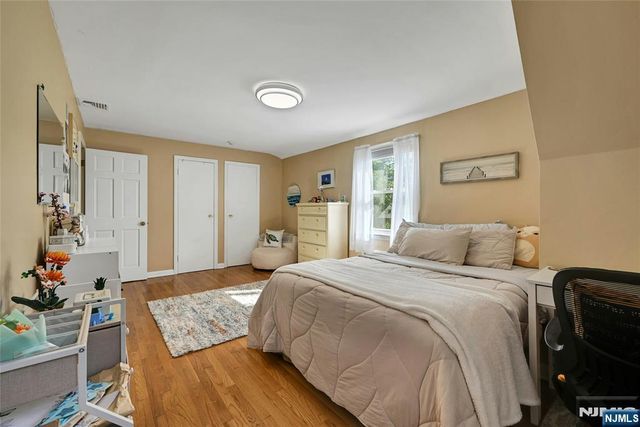 1000 Alpine Drive, Teaneck, NJ 07666