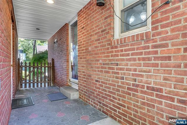 1000 Alpine Drive, Teaneck, NJ 07666