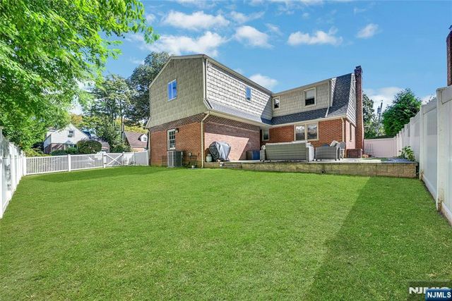 1000 Alpine Drive, Teaneck, NJ 07666