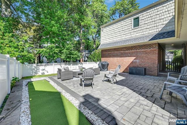 1000 Alpine Drive, Teaneck, NJ 07666