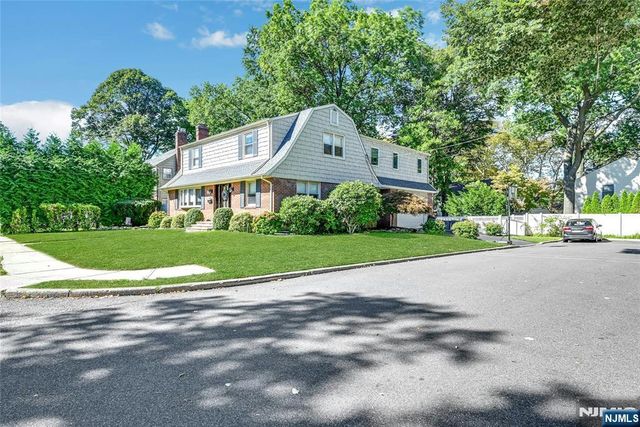 1000 Alpine Drive, Teaneck, NJ 07666