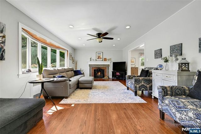 1000 Alpine Drive, Teaneck, NJ 07666