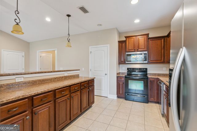 106 Waters Edge Drive, Kingsland, GA 31548