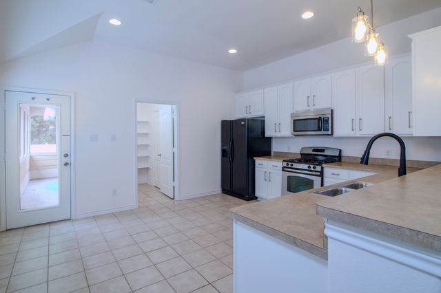 1609 Jasmine Trail, Savannah, TX 76227
