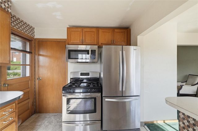 1965 Anna Ave, West Mifflin, PA 15122