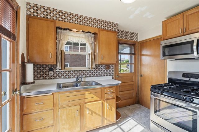 1965 Anna Ave, West Mifflin, PA 15122
