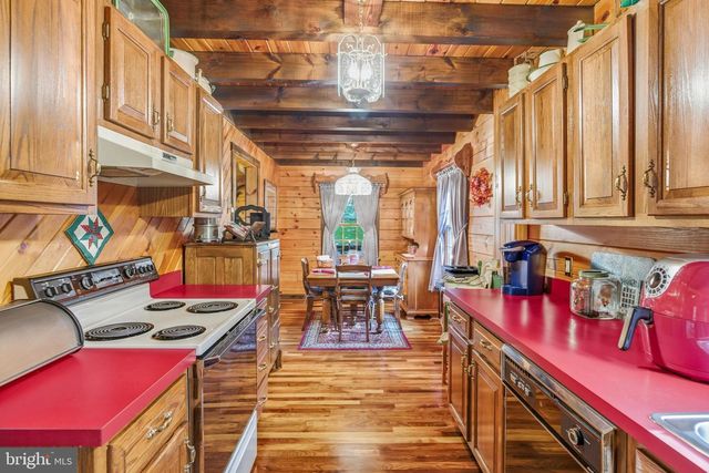 85 FOX RD, Newmanstown, PA 17073