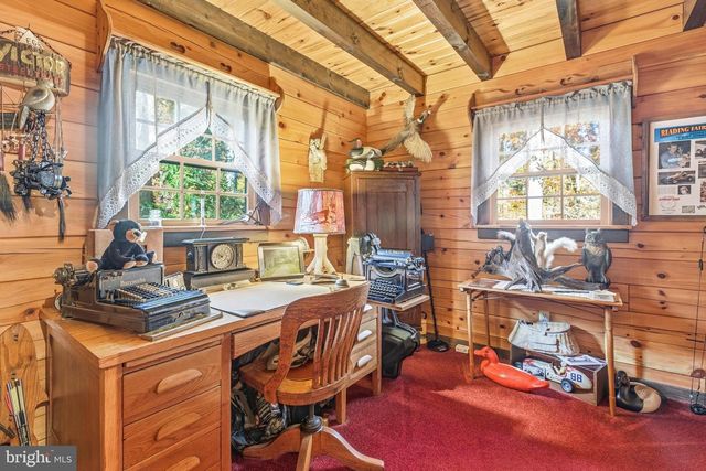 85 FOX RD, Newmanstown, PA 17073