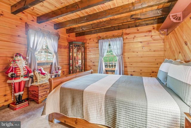 85 FOX RD, Newmanstown, PA 17073