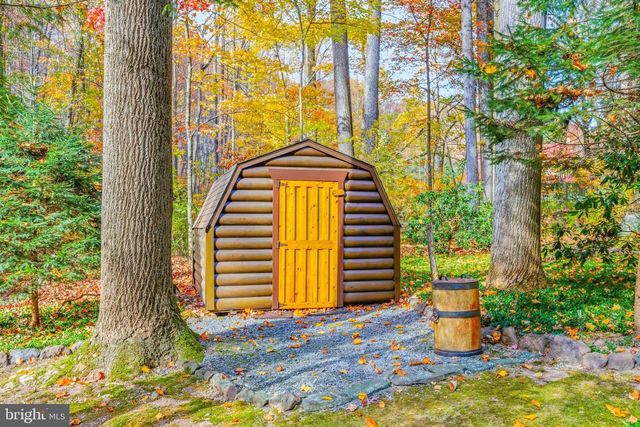 85 FOX RD, Newmanstown, PA 17073