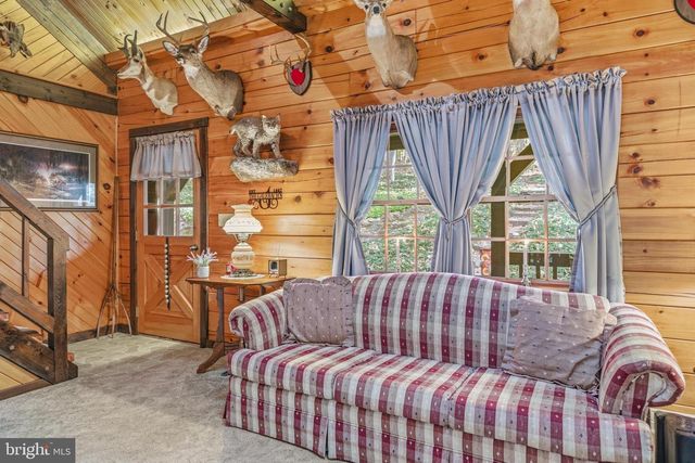 85 FOX RD, Newmanstown, PA 17073