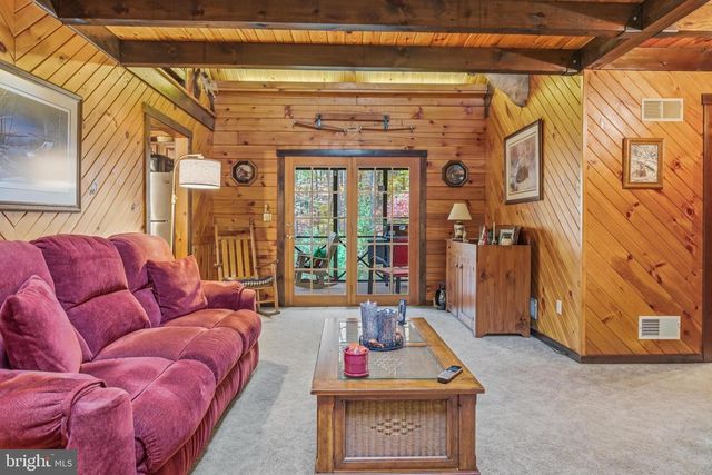 85 FOX RD, Newmanstown, PA 17073