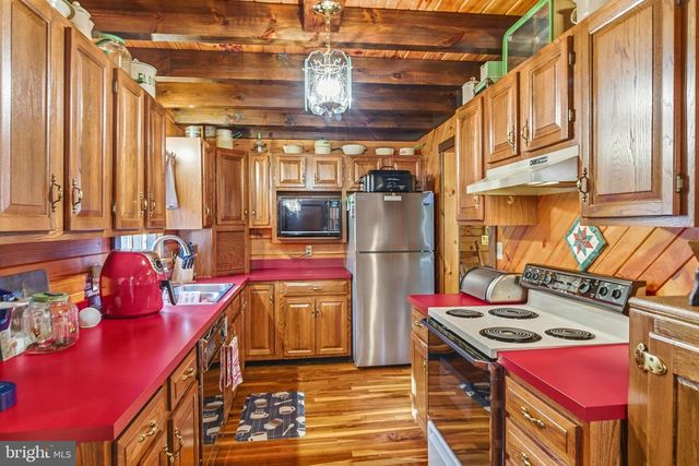 85 FOX RD, Newmanstown, PA 17073