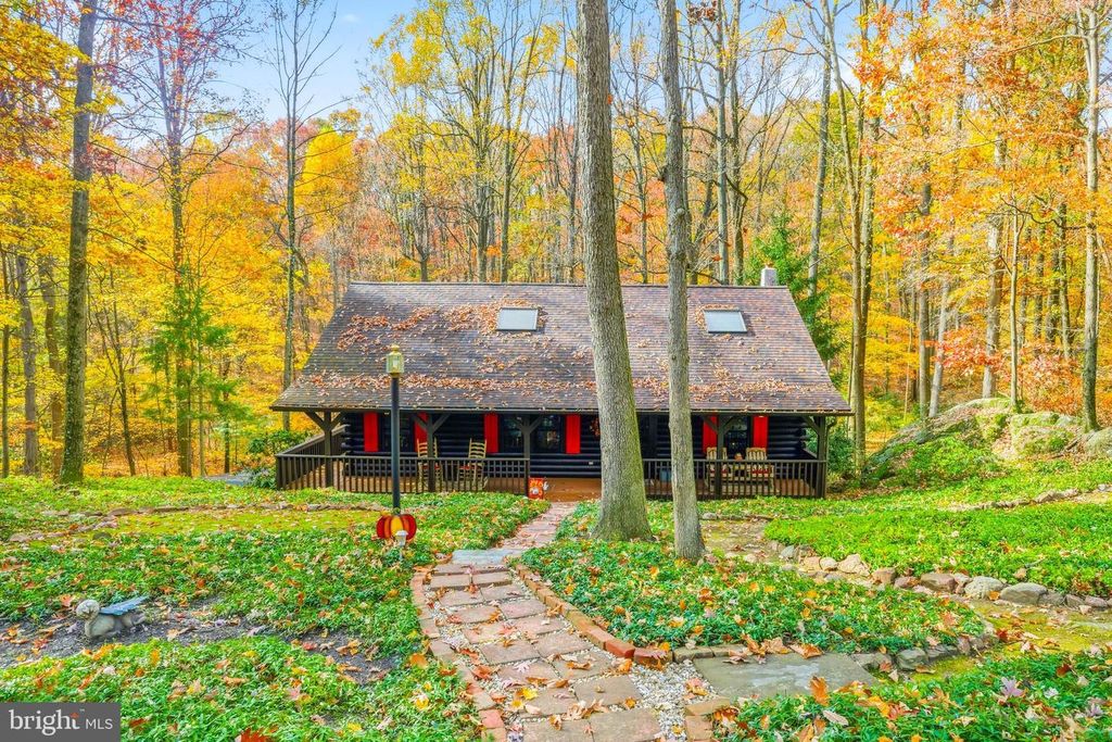 85 FOX RD, Newmanstown, PA 17073