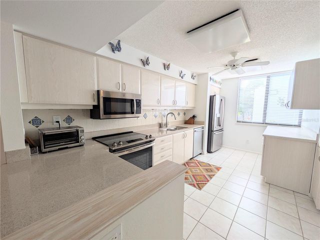 747 BAYPORT WAY 747, Longboat Key, FL 34228