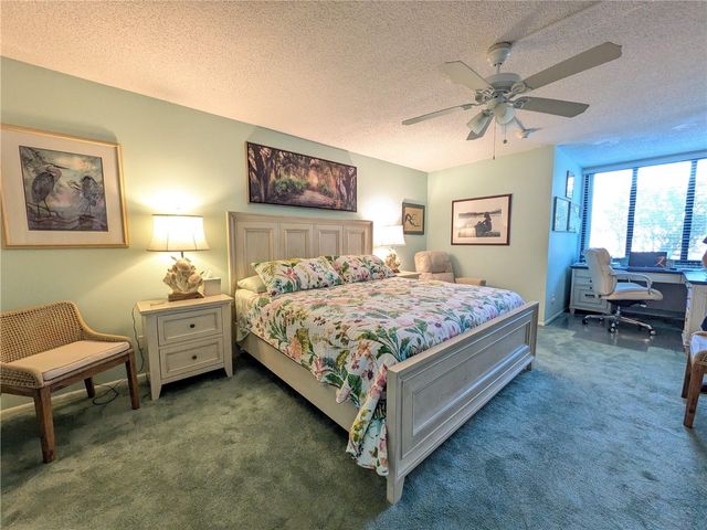 747 BAYPORT WAY 747, Longboat Key, FL 34228