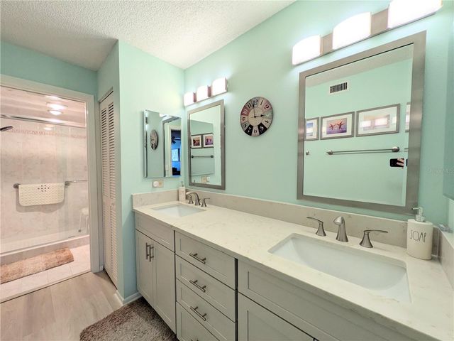 747 BAYPORT WAY 747, Longboat Key, FL 34228