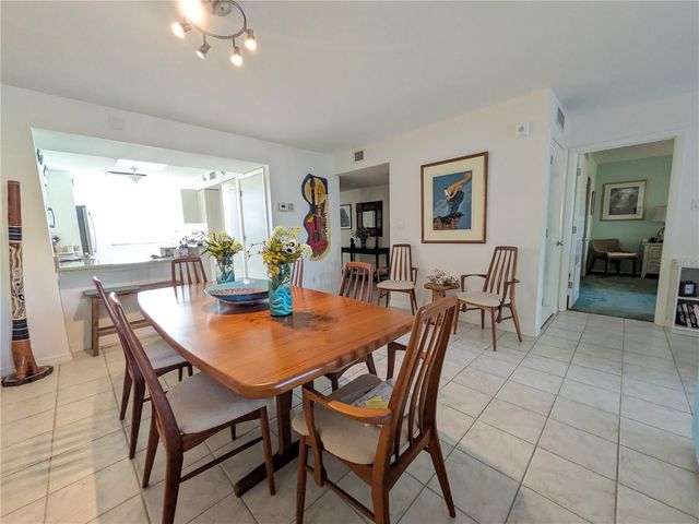 747 BAYPORT WAY 747, Longboat Key, FL 34228