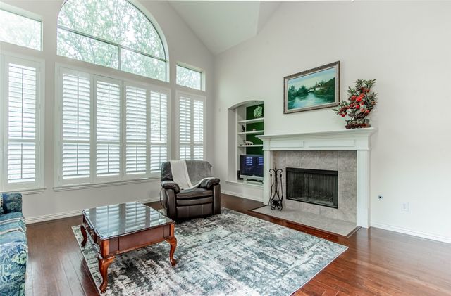 3920 Autumn Lane, Bedford, TX 76021