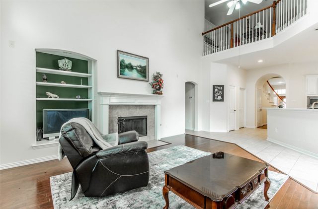 3920 Autumn Lane, Bedford, TX 76021