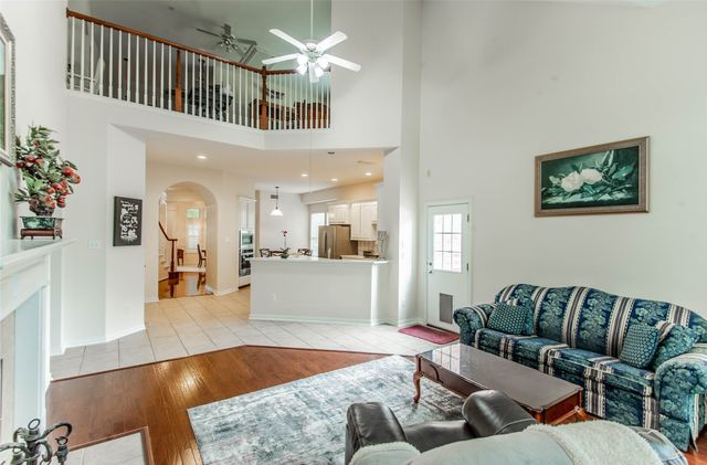 3920 Autumn Lane, Bedford, TX 76021