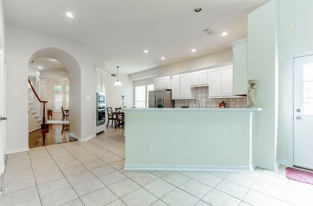 3920 Autumn Lane, Bedford, TX 76021