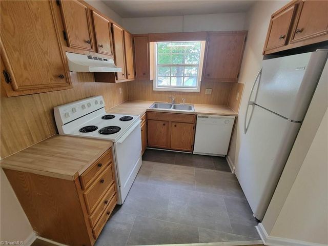 3985 E NC Highway 268, Pilot Mountain, NC 27041