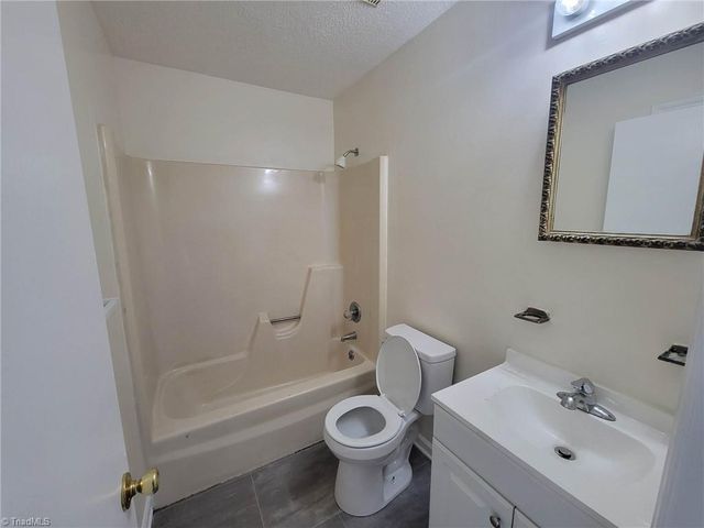 3985 E NC Highway 268, Pilot Mountain, NC 27041