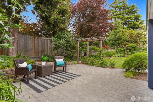 6605 57th Avenue NE, Seattle, WA 98115