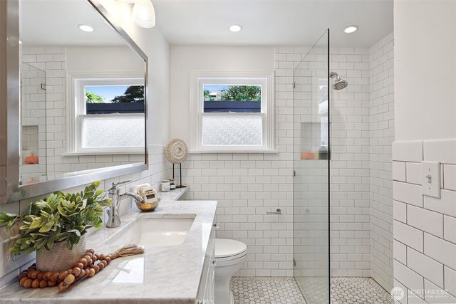 6605 57th Avenue NE, Seattle, WA 98115