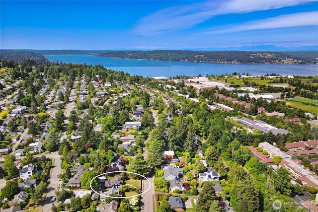 6605 57th Avenue NE, Seattle, WA 98115