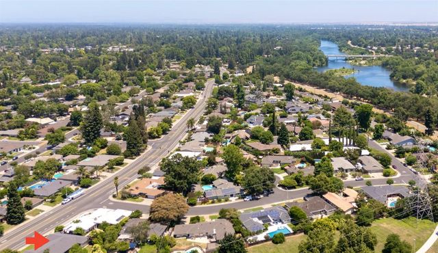 2812 American River Dr, Sacramento, CA 95864