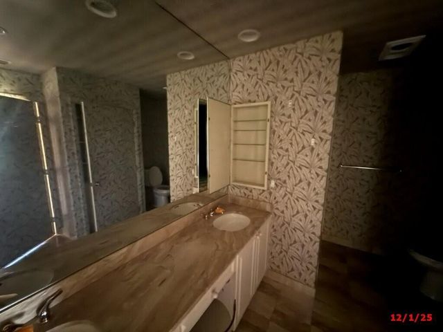 9 Windsor Lane, Boynton Beach, FL 33436