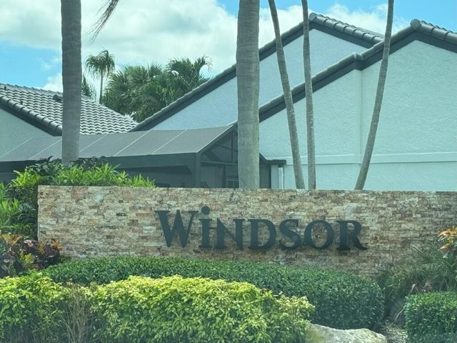 9 Windsor Lane, Boynton Beach, FL 33436