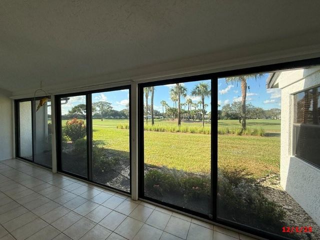 9 Windsor Lane, Boynton Beach, FL 33436